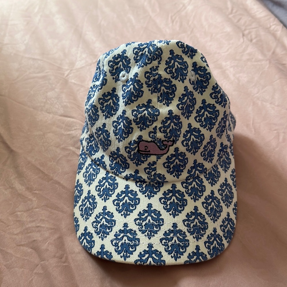 NWOT Vineyard vines blue and white printed baseball cap women’s
